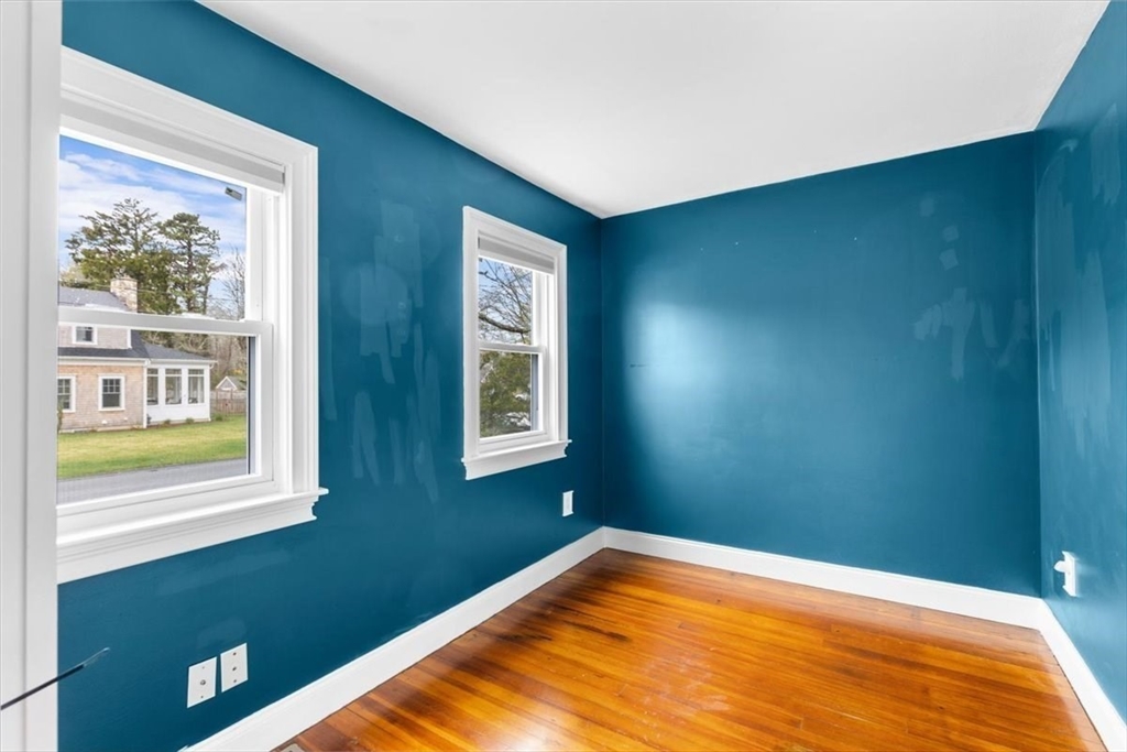 34 Railroad Ave