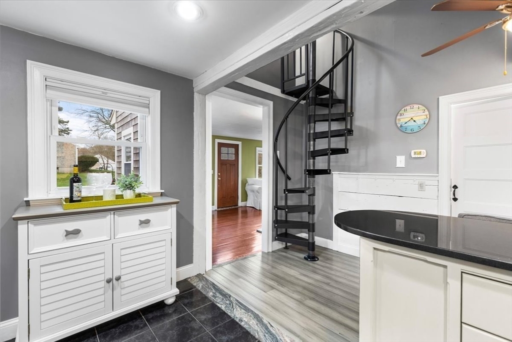 34 Railroad Ave