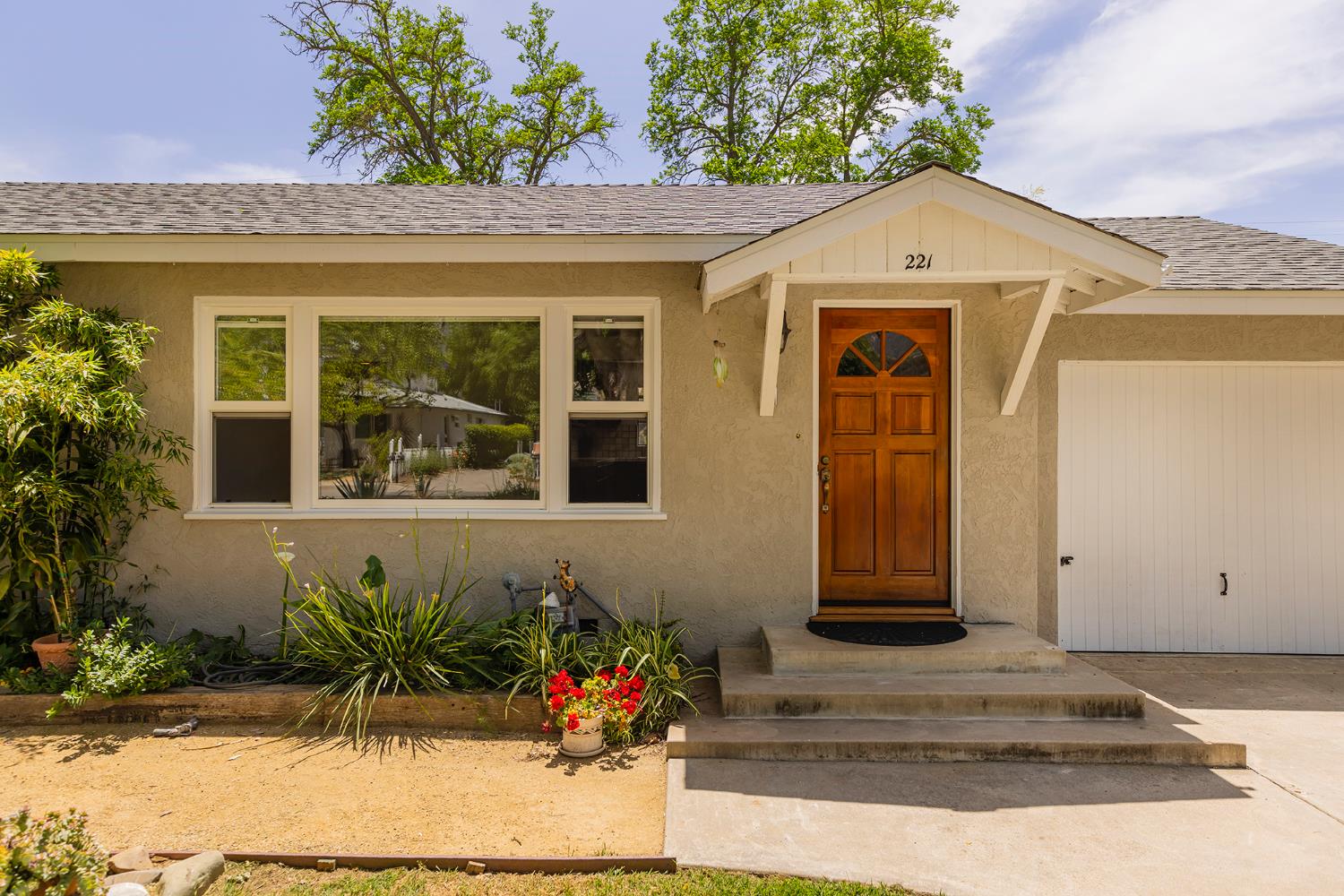 221 El Camino Drive