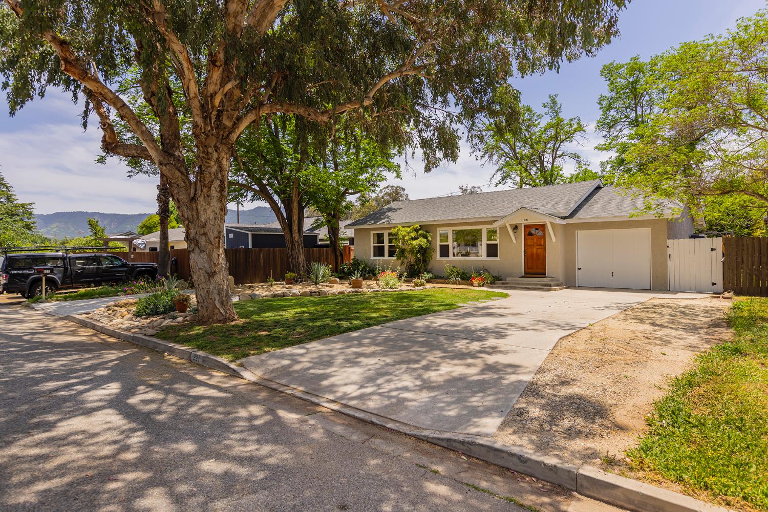 221 El Camino Drive