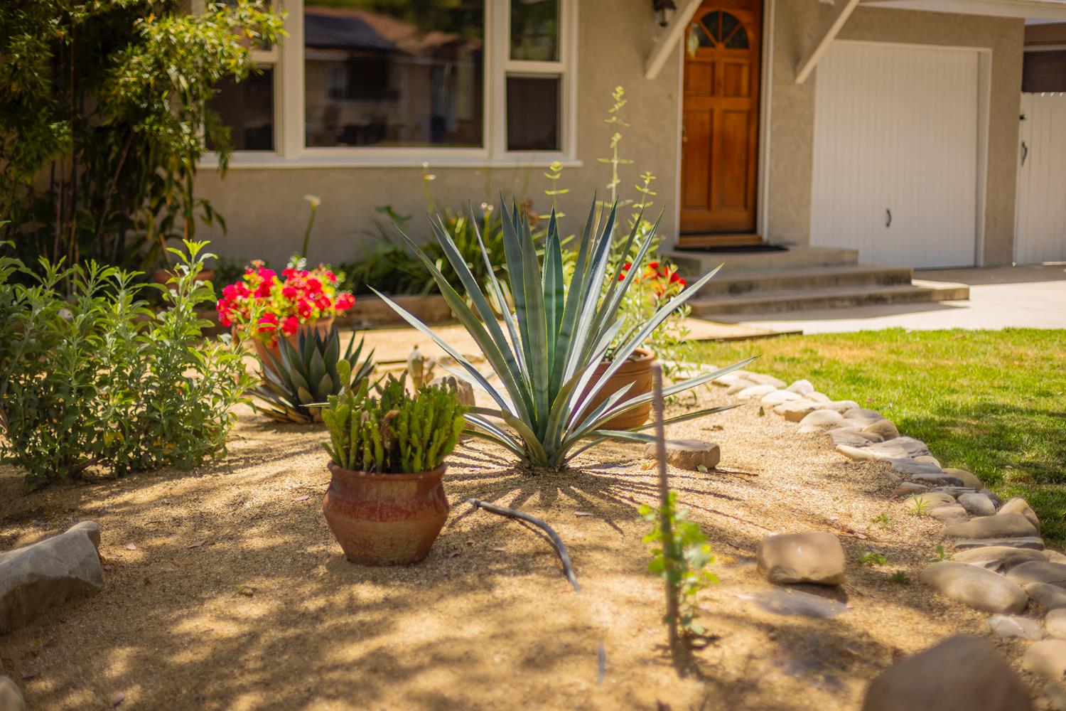 221 El Camino Drive