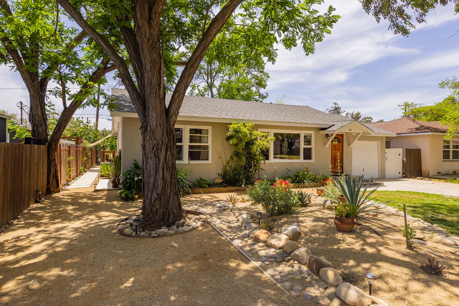 221 El Camino Drive