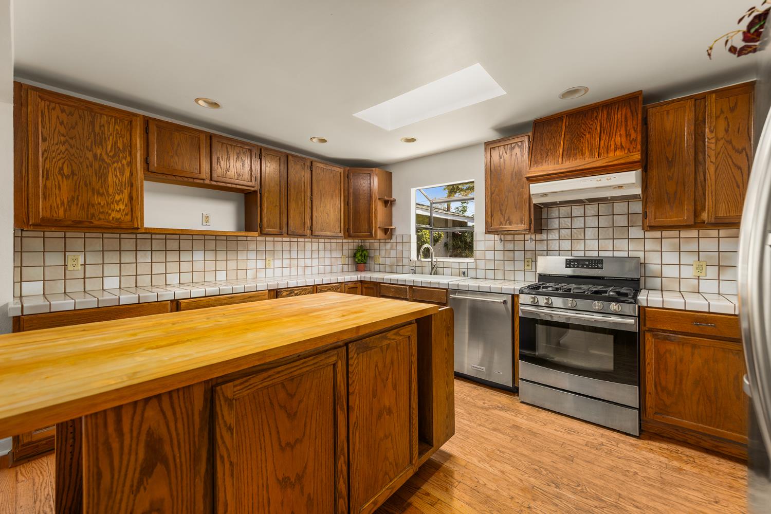 221 El Camino Drive