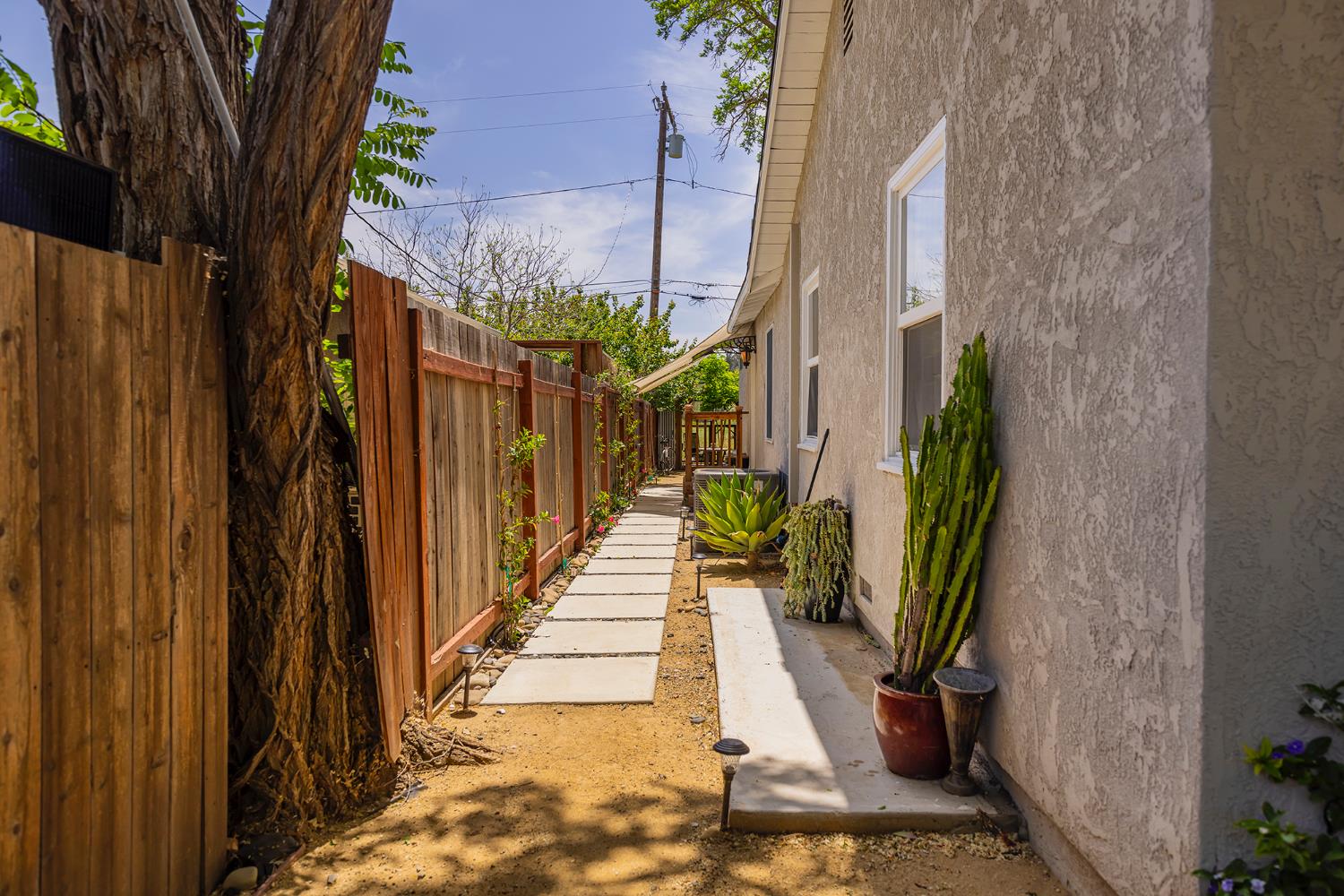 221 El Camino Drive