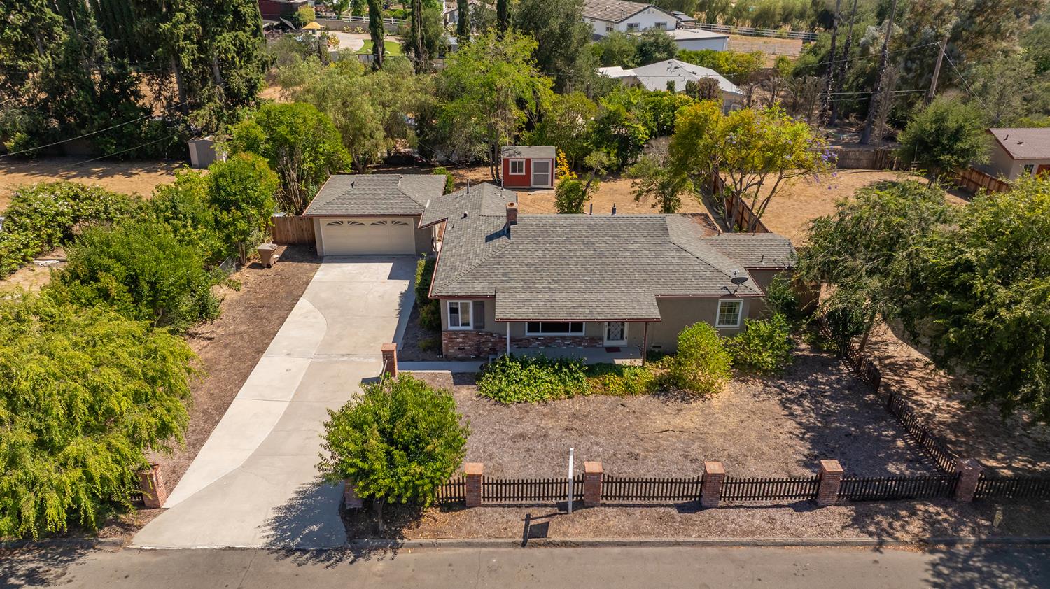 25 Del Valle Street
