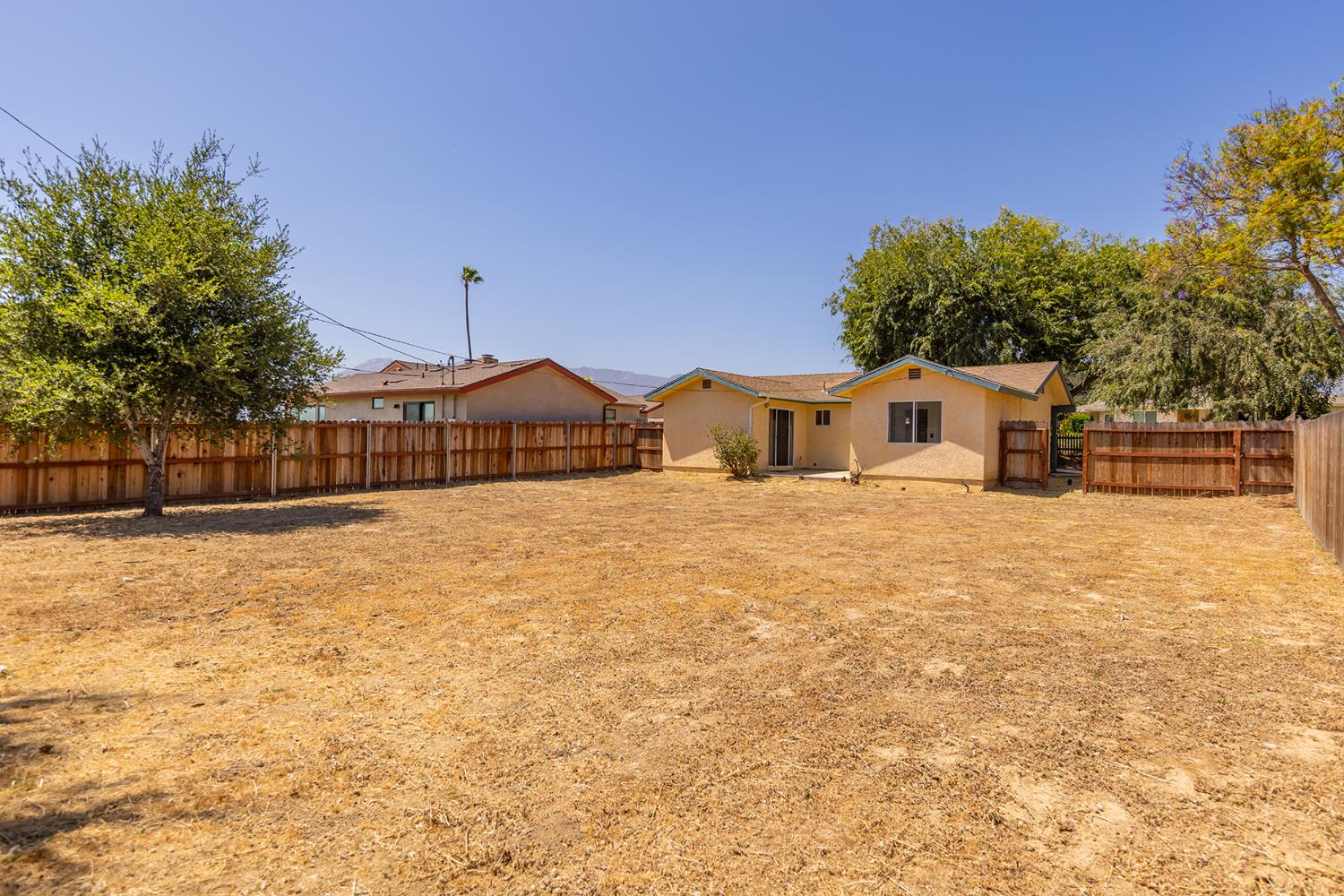25 Del Valle Street