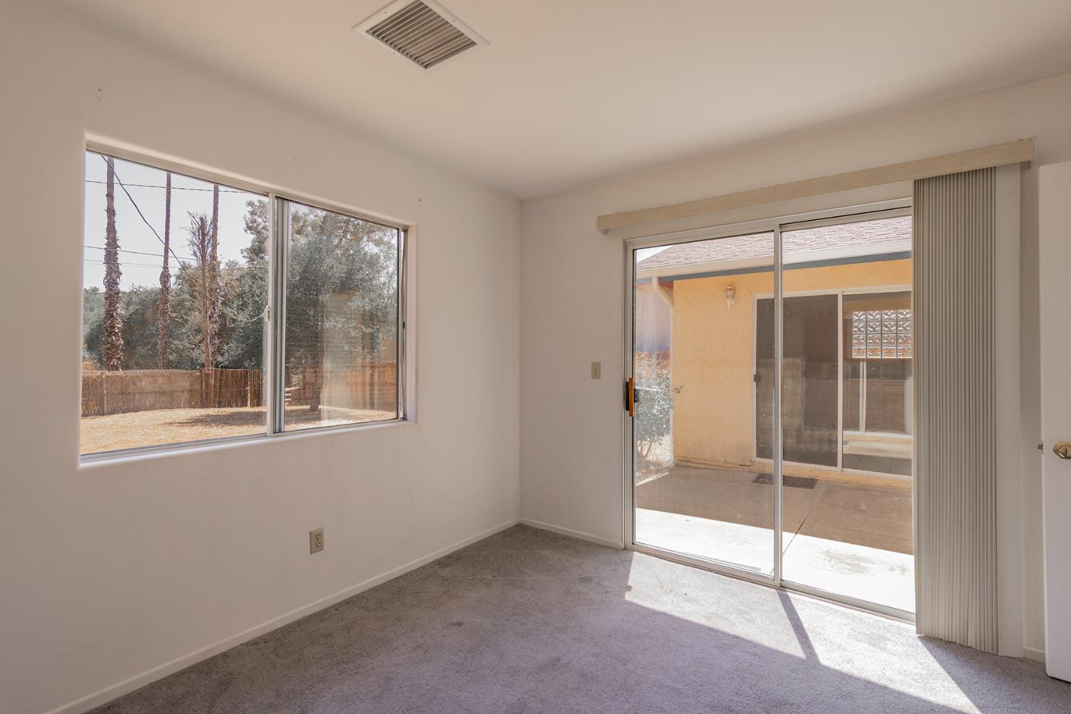 25 Del Valle Street
