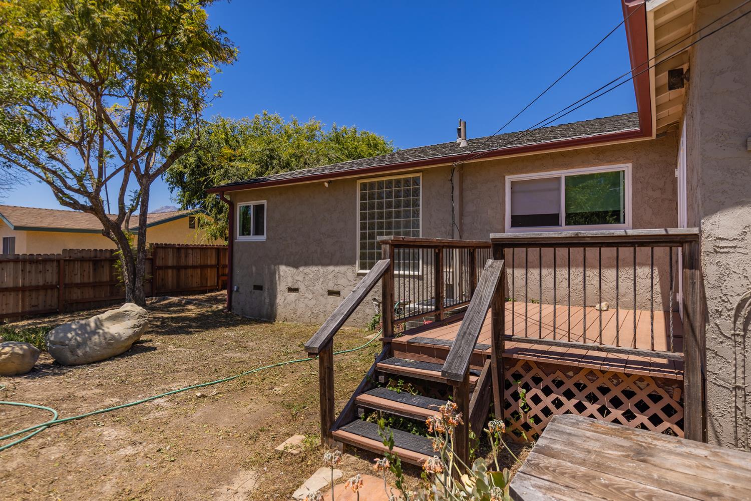 25 Del Valle Street