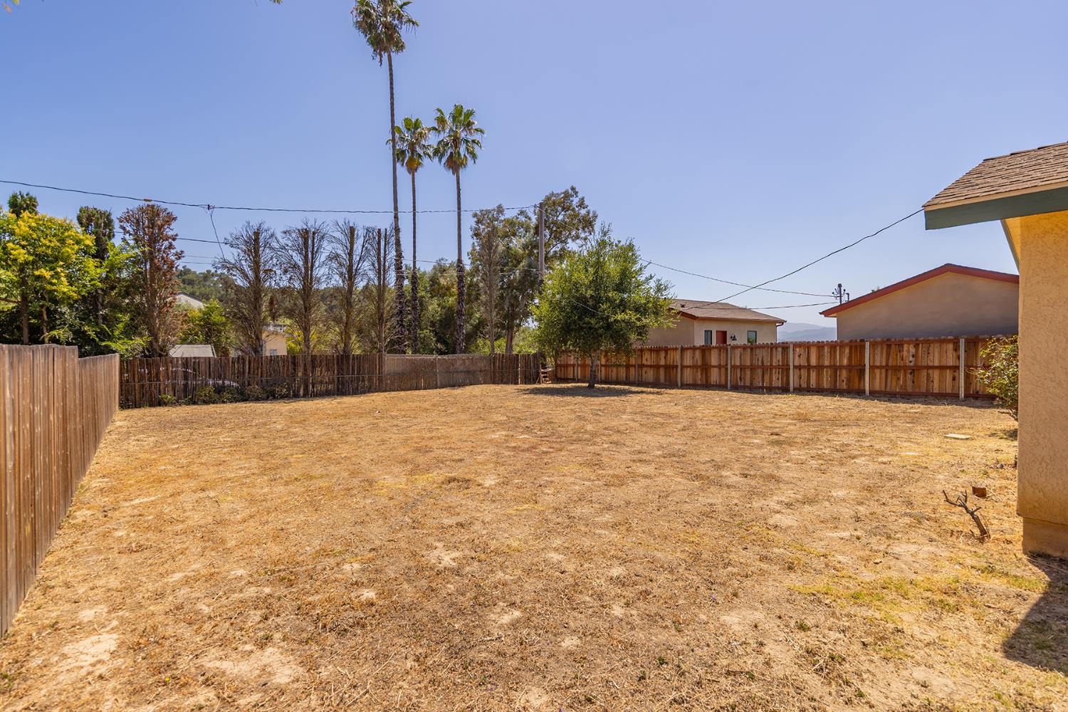 25 Del Valle Street