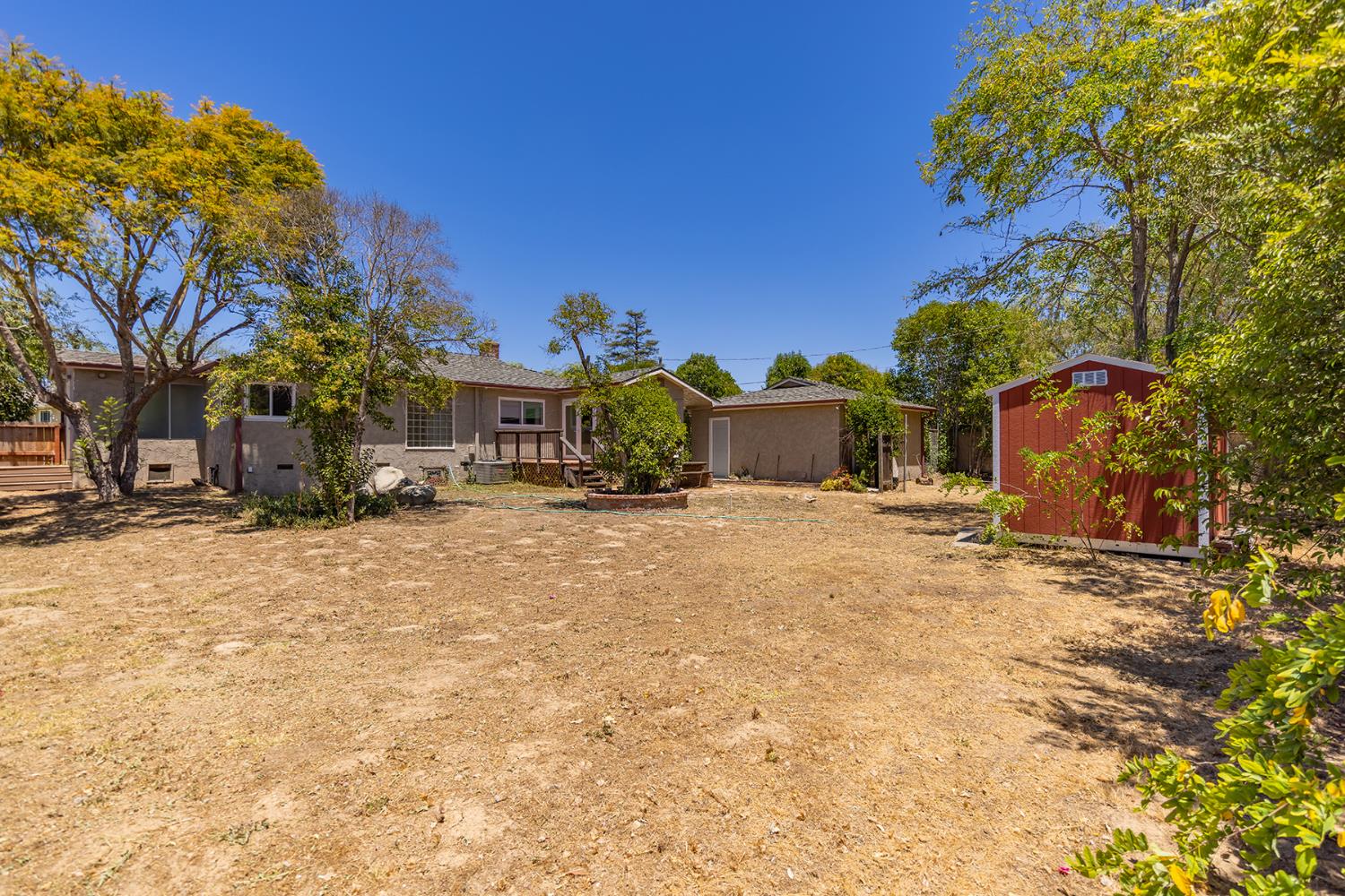 25 Del Valle Street