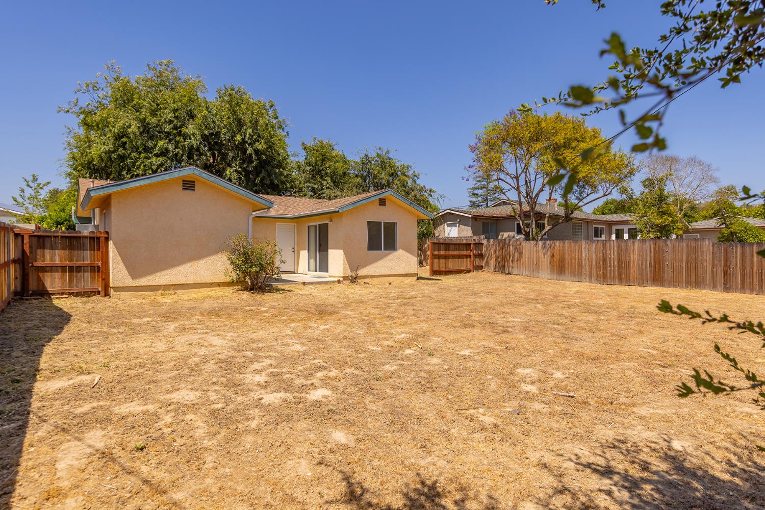 25 Del Valle Street