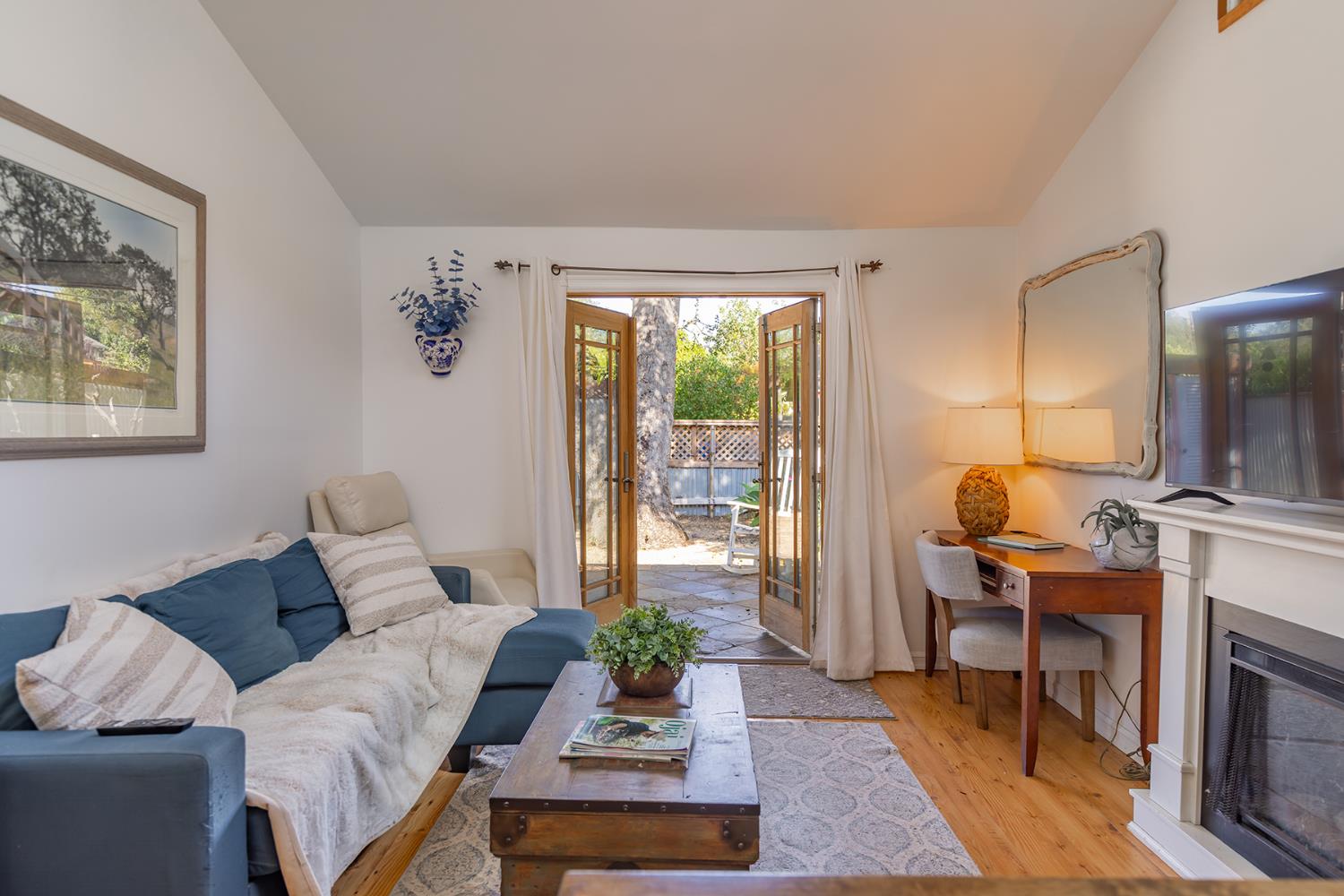 160 N Encinal Avenue