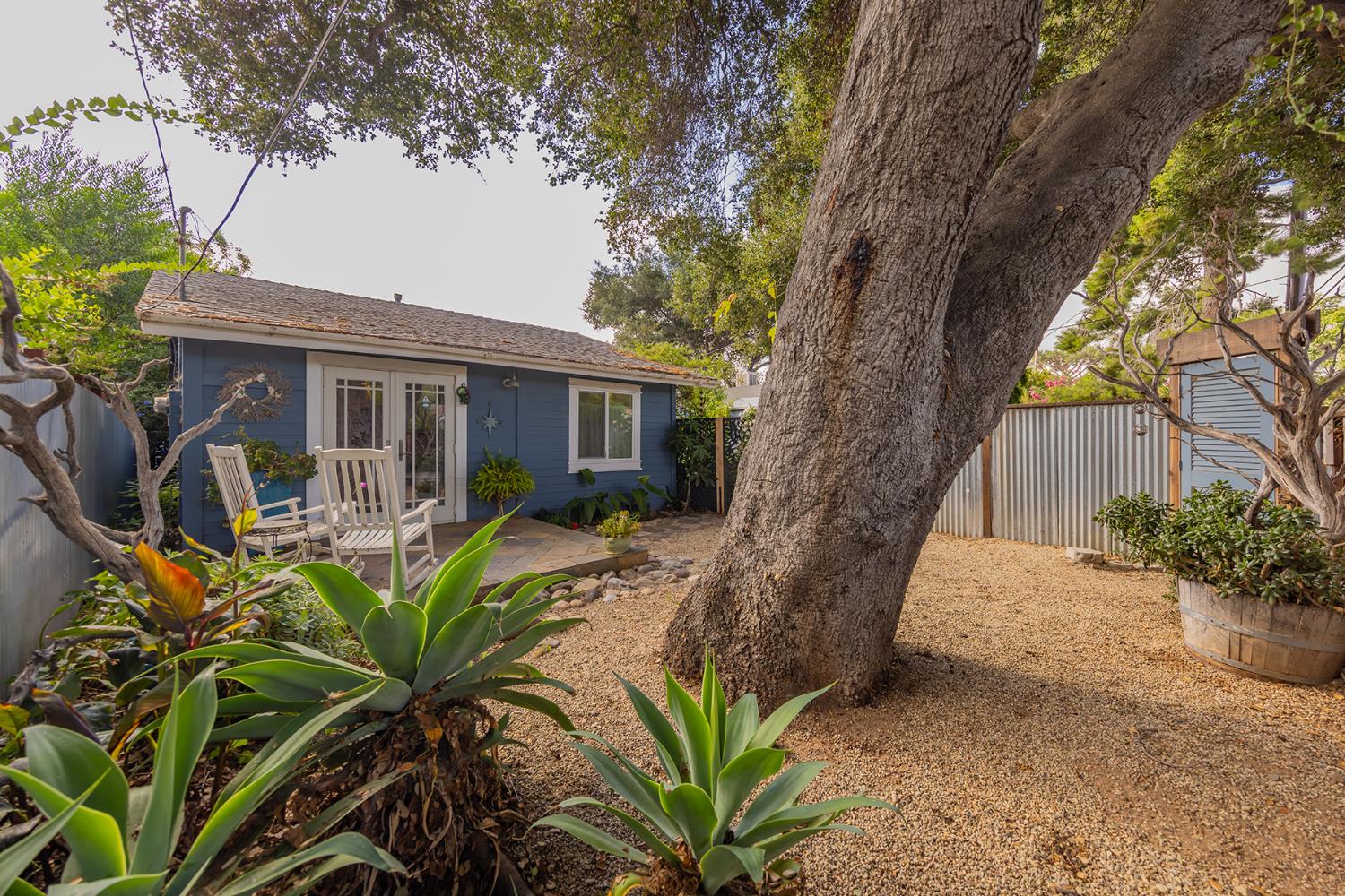 160 N Encinal Avenue