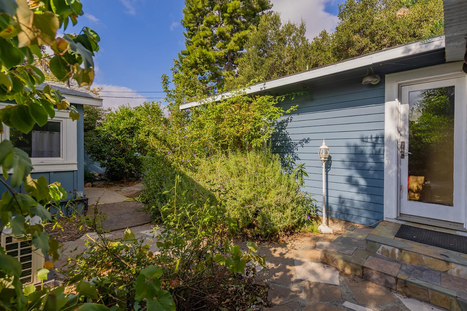 160 N Encinal Avenue
