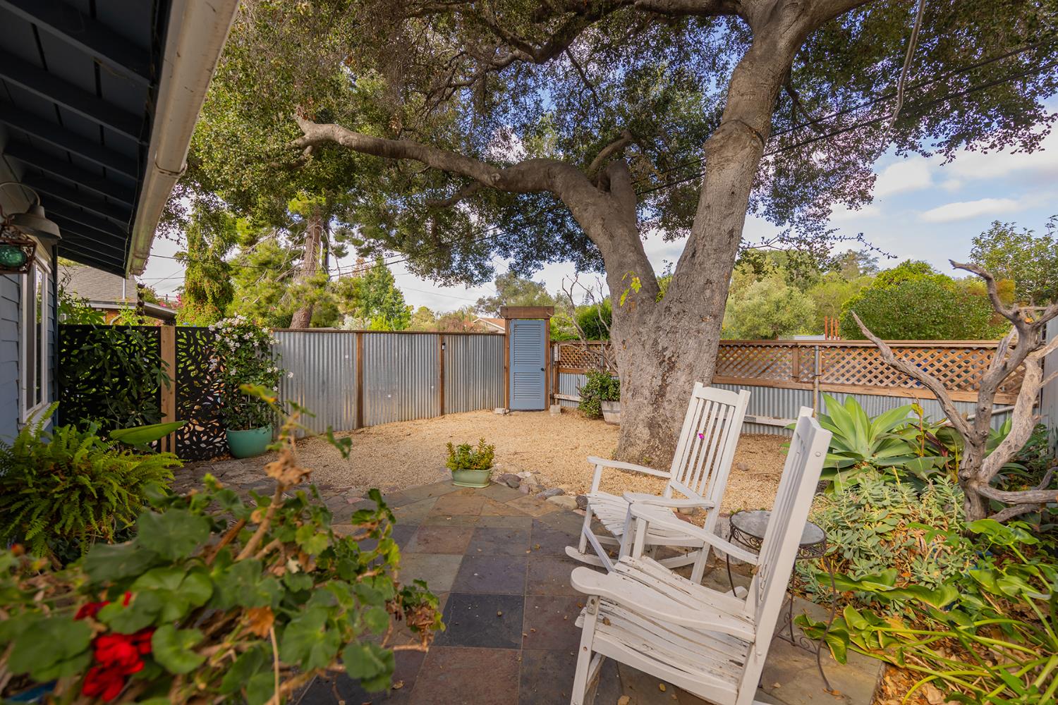 160 N Encinal Avenue