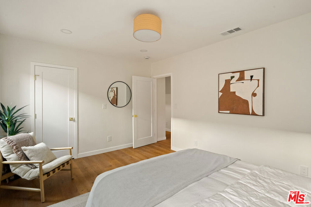 3749 W 59th Street