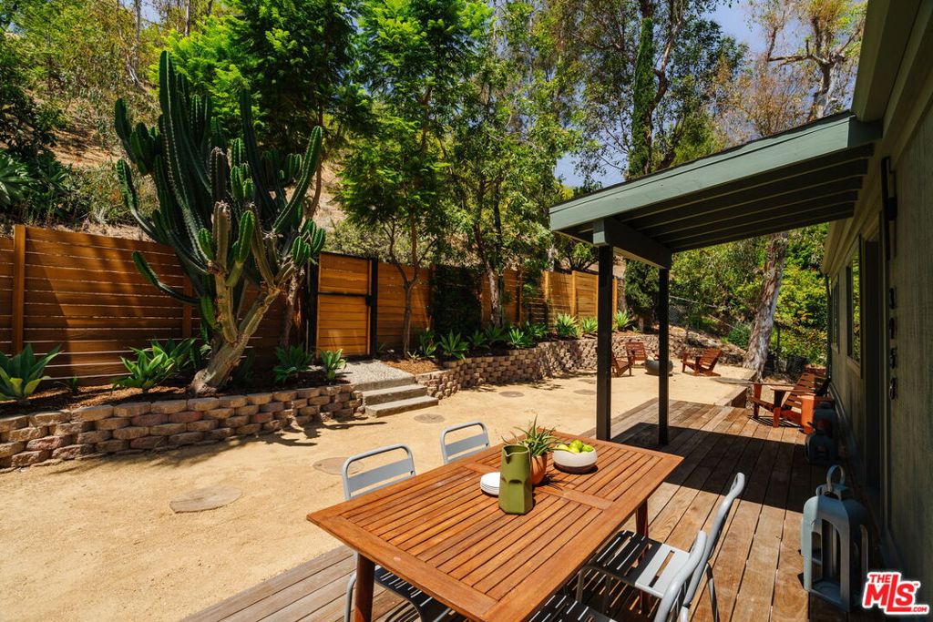 3958 Glenalbyn Drive