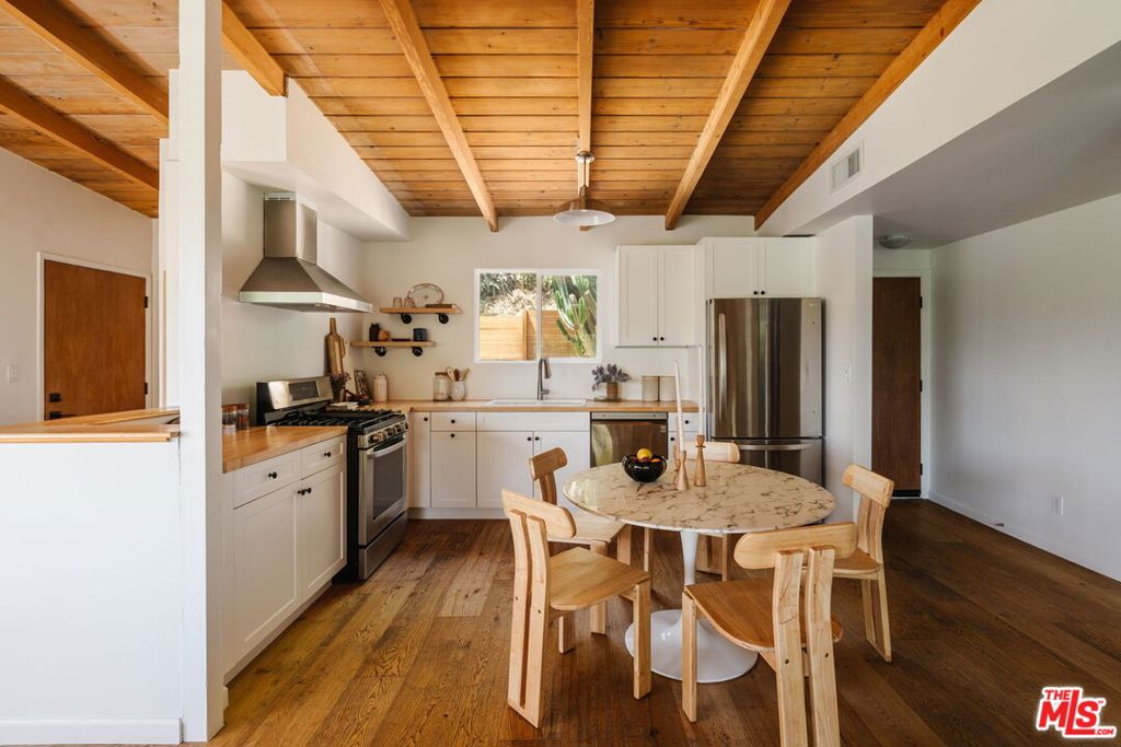 3958 Glenalbyn Drive