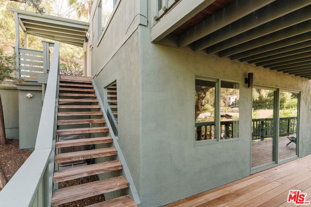 3958 Glenalbyn Drive