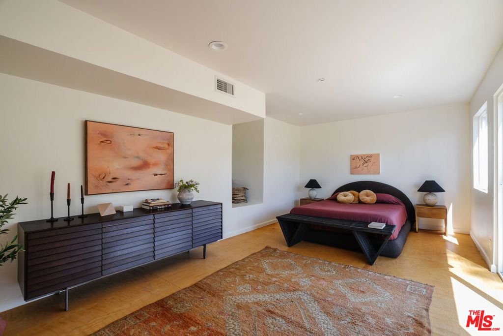 3958 Glenalbyn Drive