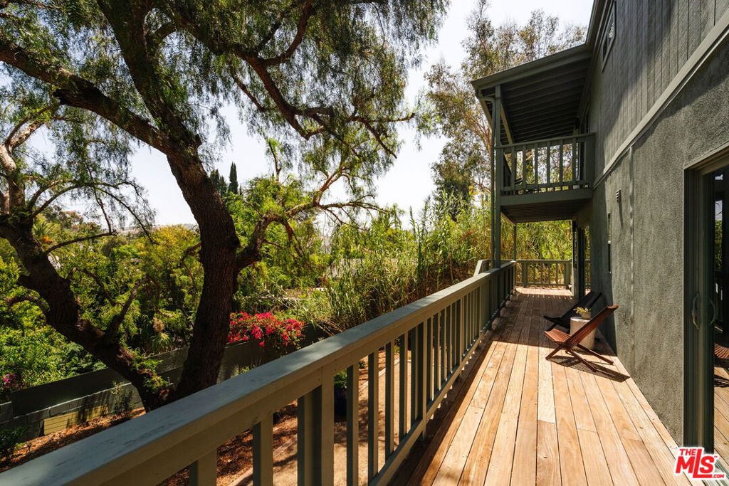 3958 Glenalbyn Drive