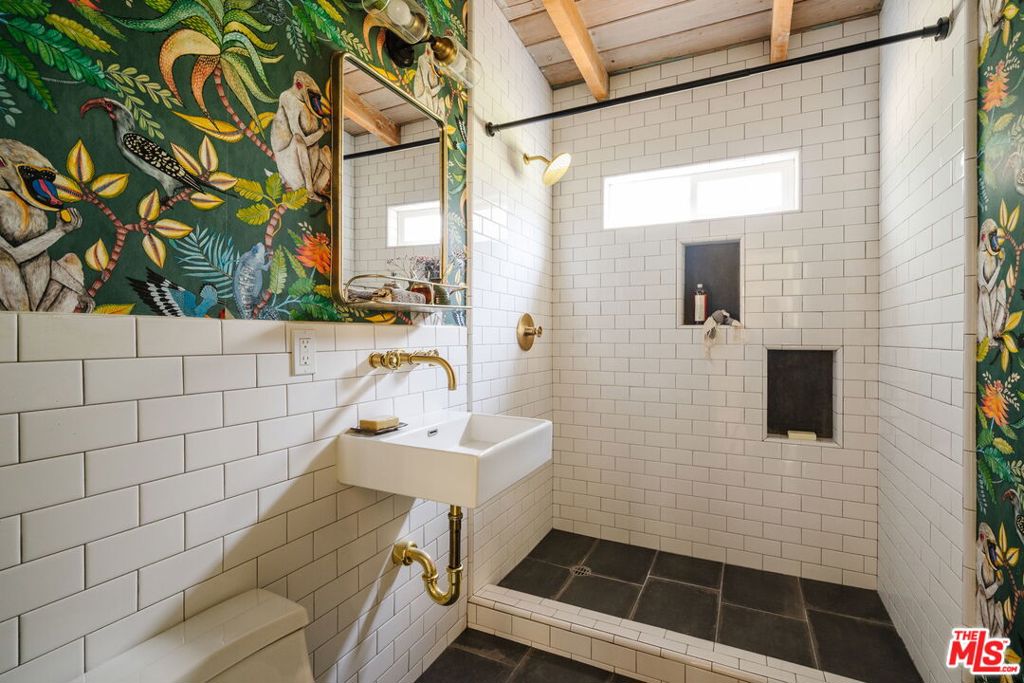 3958 Glenalbyn Drive