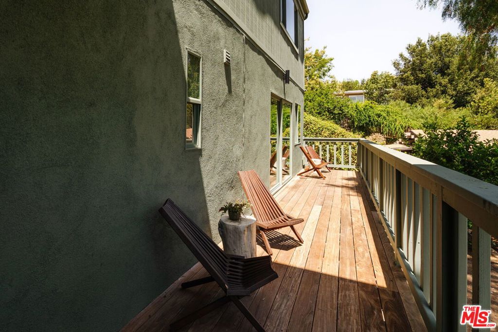 3958 Glenalbyn Drive