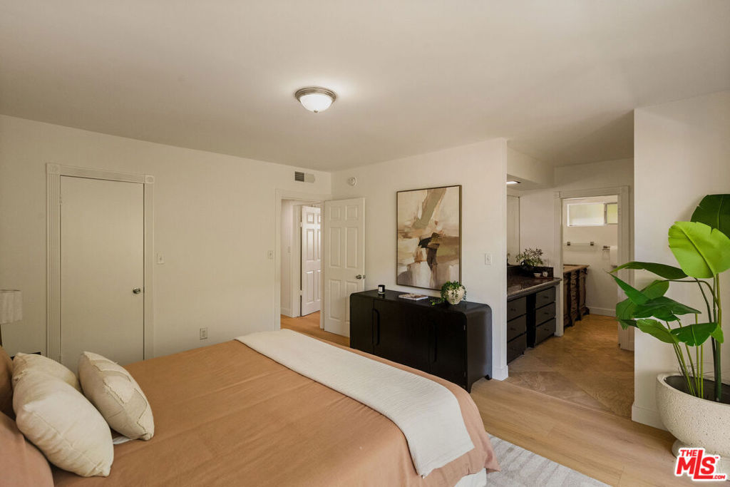 6251 Coldwater Canyon Avenue 206