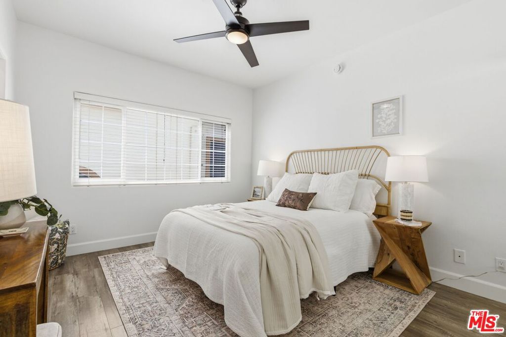 11110 Camarillo Street 122