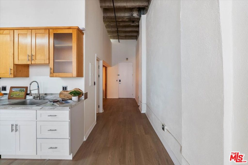 312 W 5th Street 222