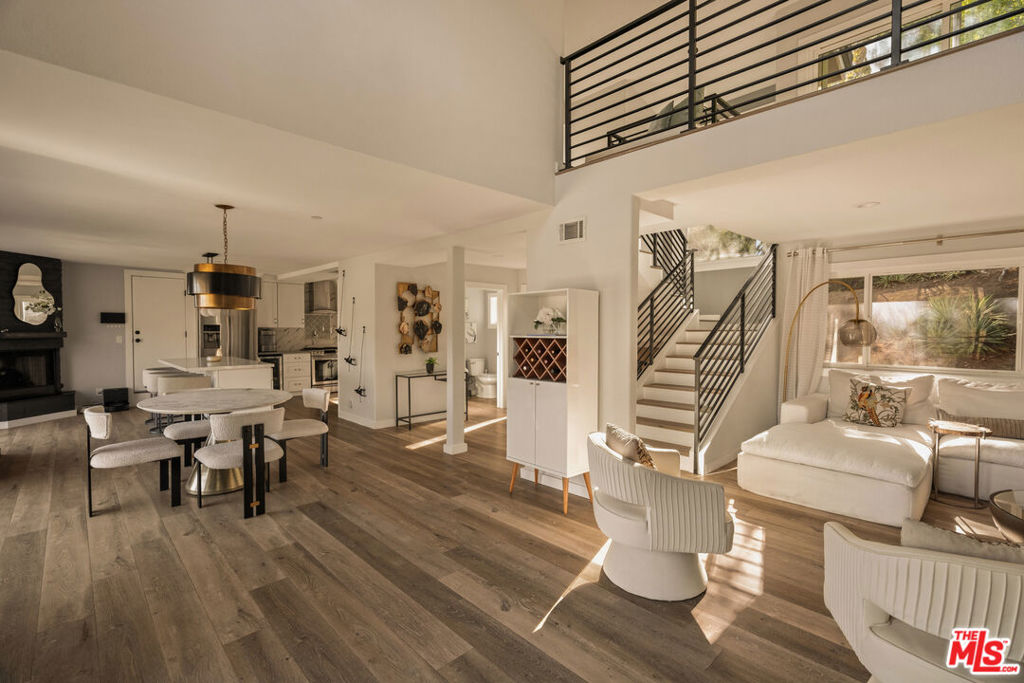1664 Gladys Drive Glendale CA