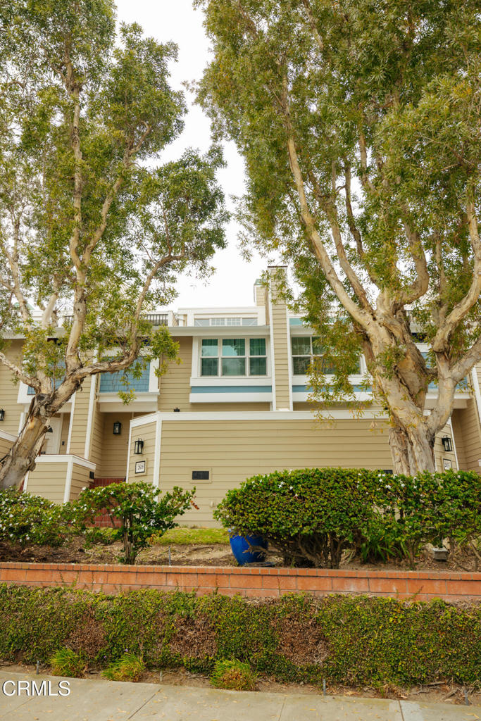 2835 Harbor Boulevard