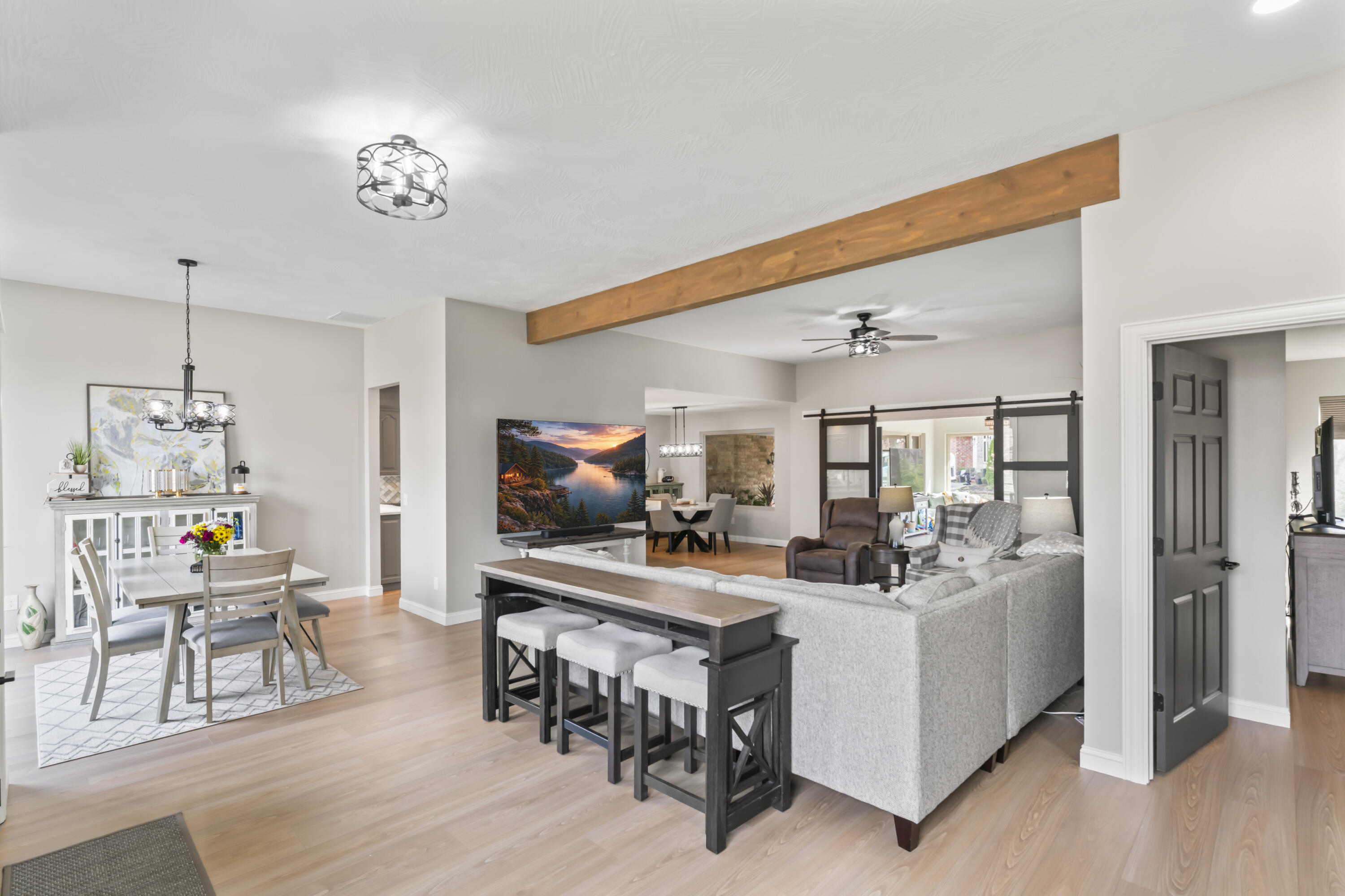 5348 S Woodfield Avenue