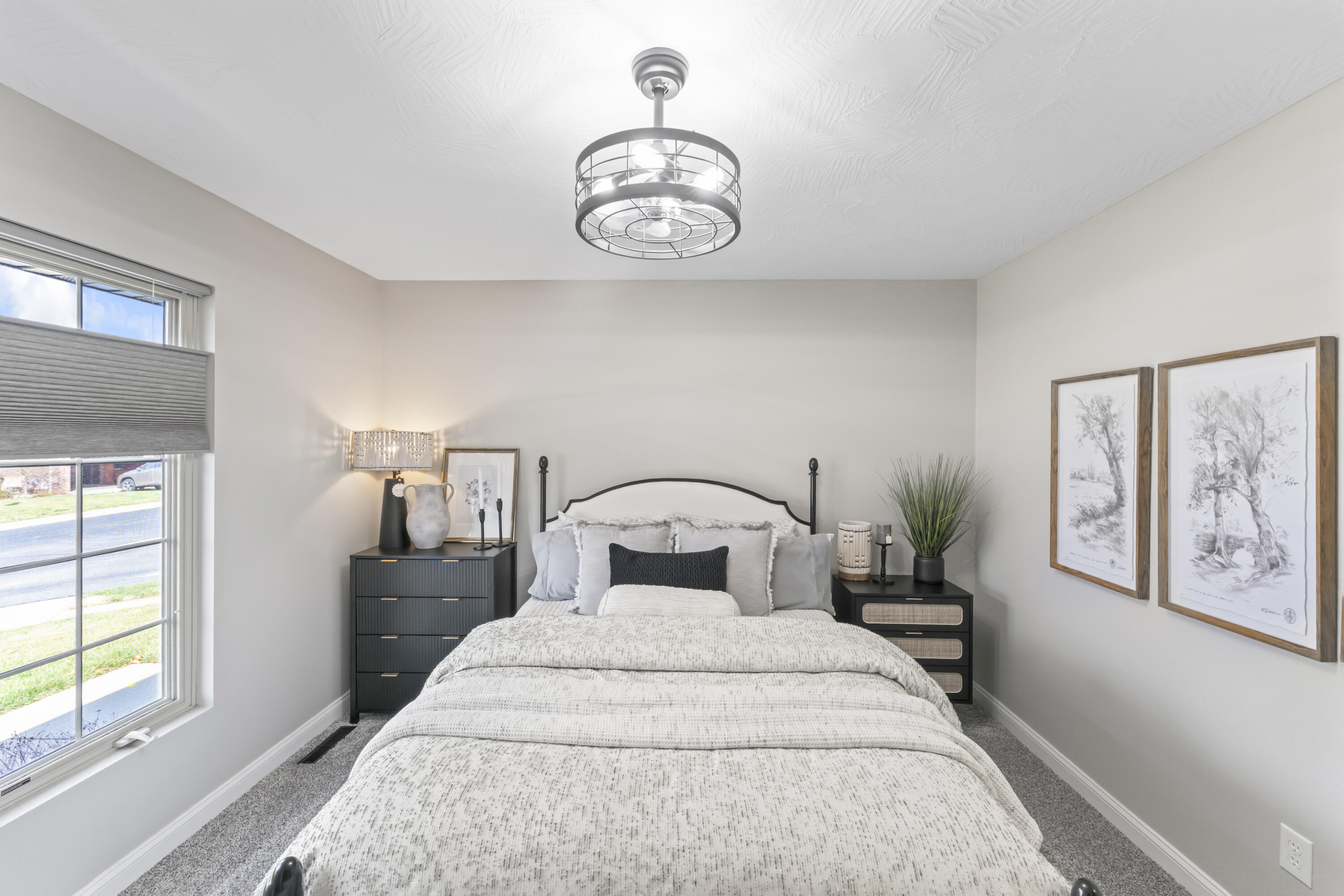 5348 S Woodfield Avenue