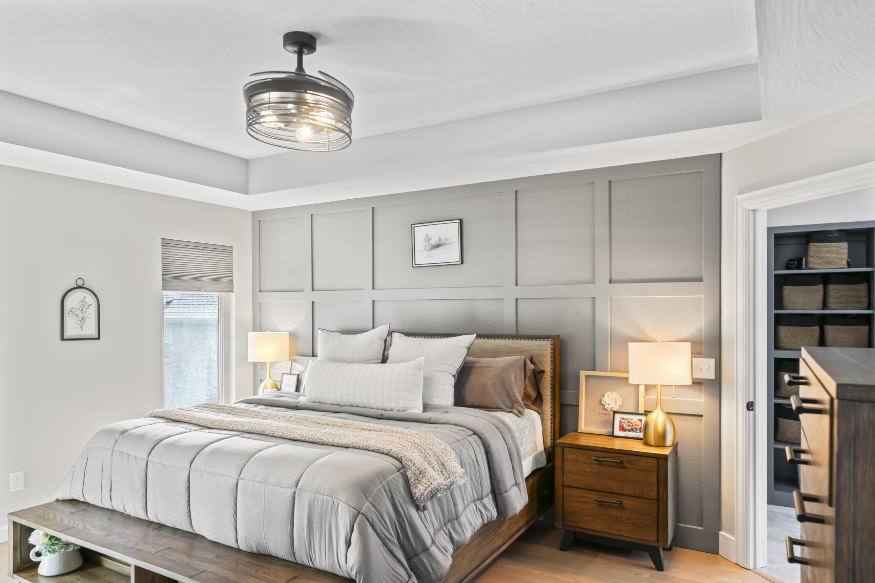 5348 S Woodfield Avenue