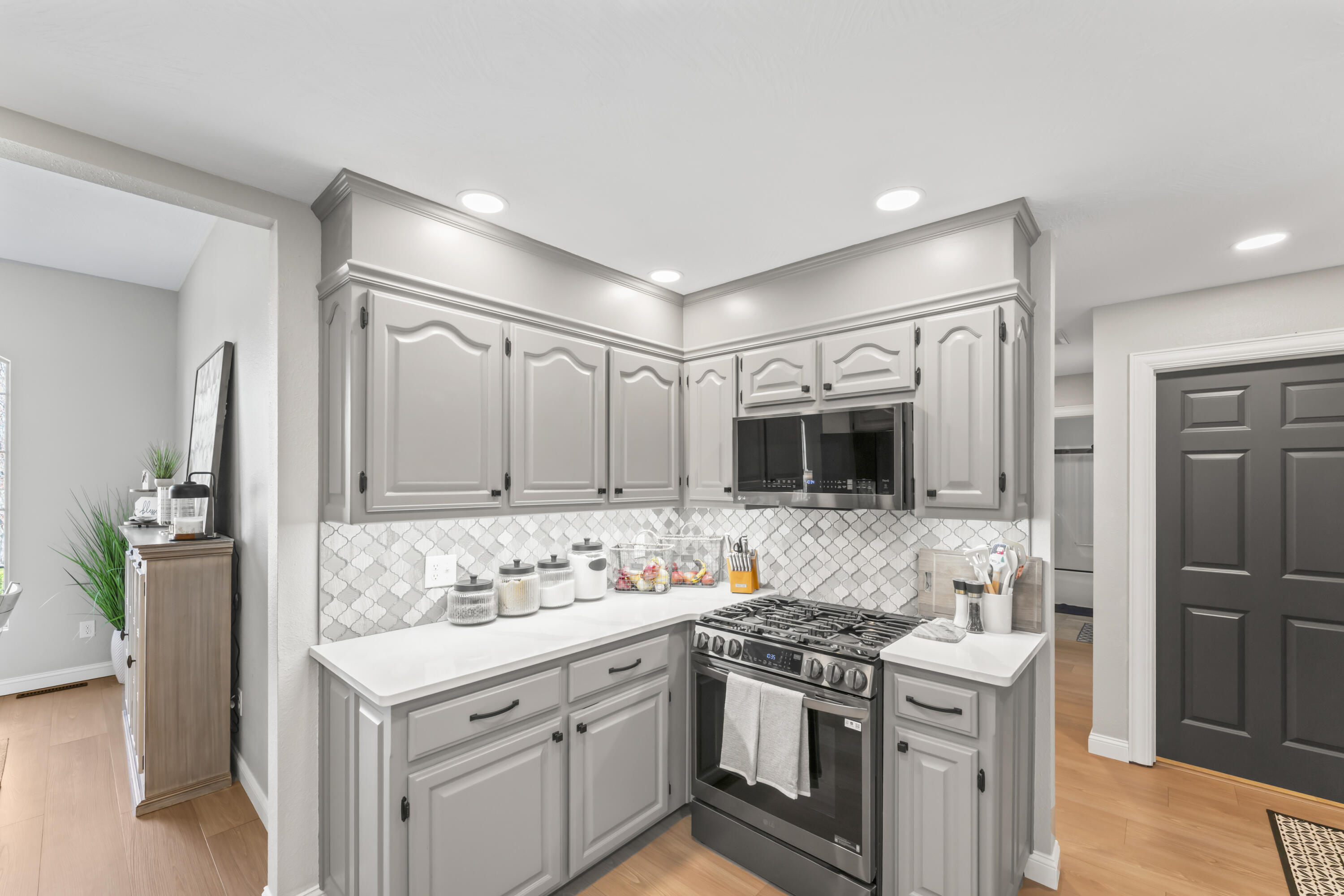 5348 S Woodfield Avenue