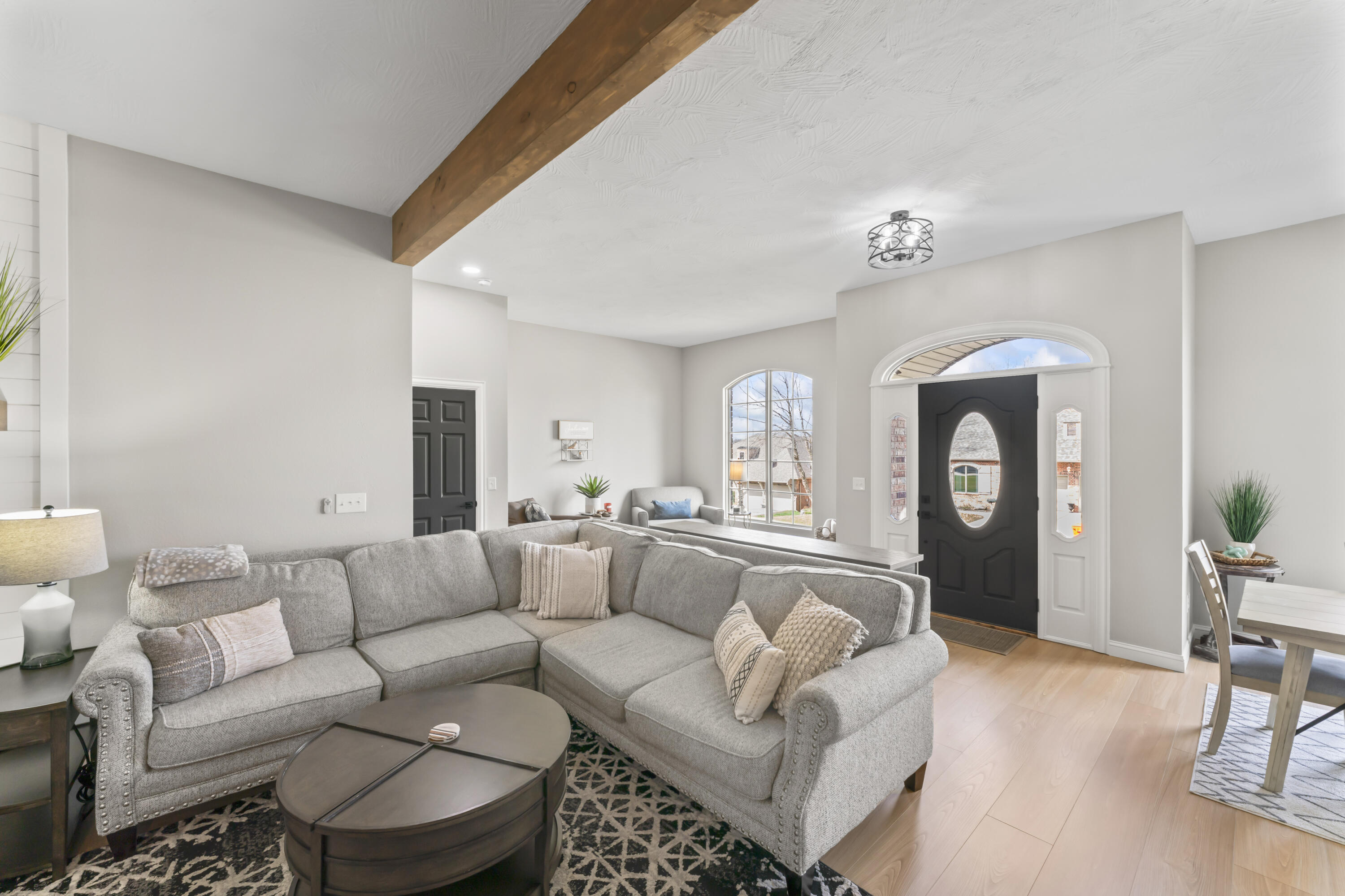 5348 S Woodfield Avenue