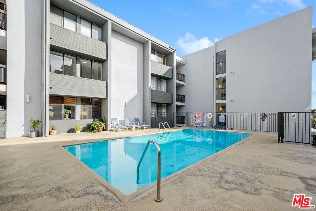 1215 N Olive Dr Unit: 306