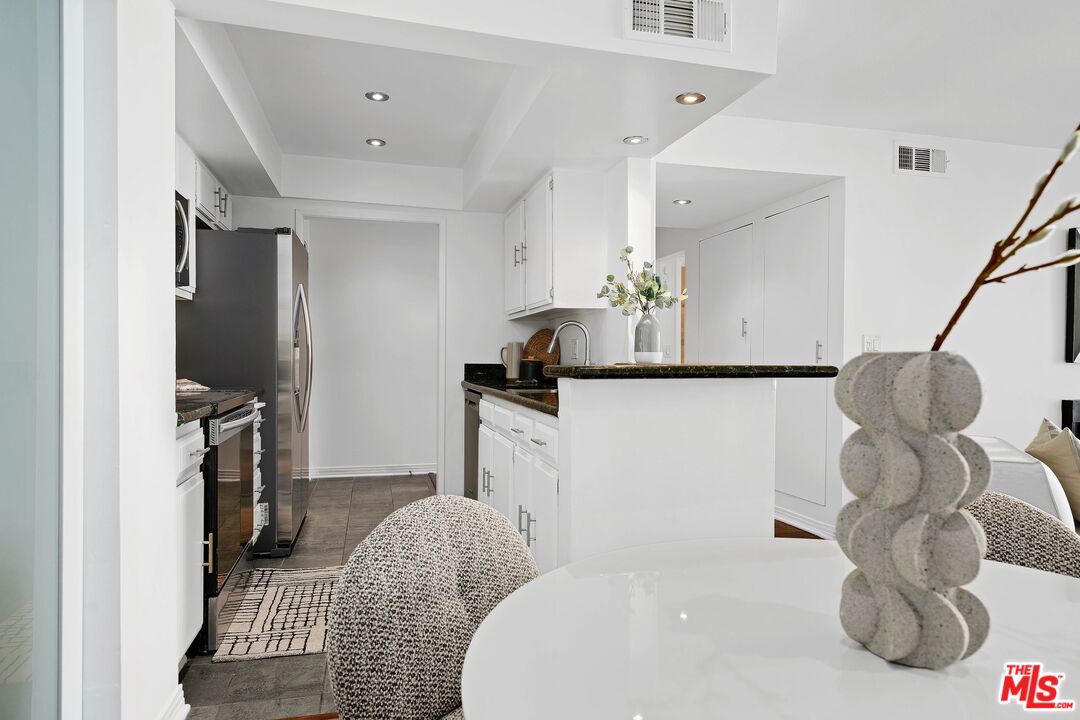 1215 N Olive Dr Unit: 306