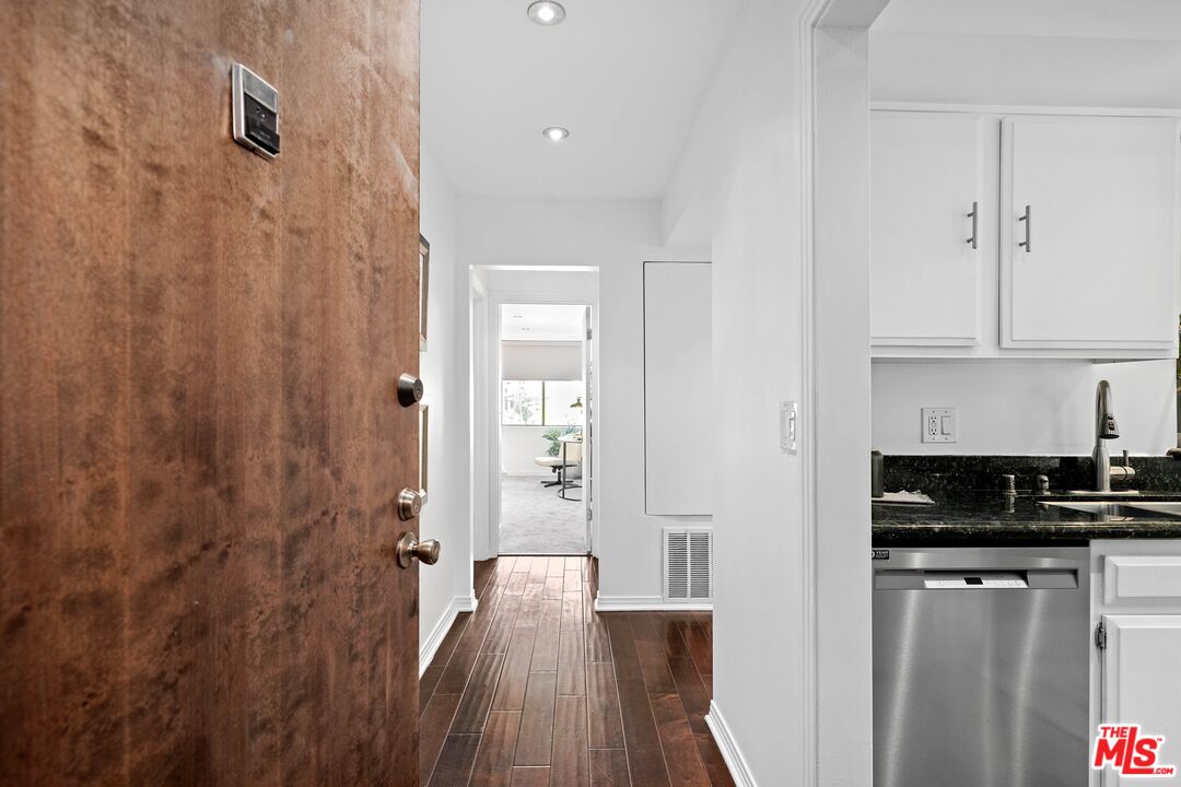 1215 N Olive Dr Unit: 306