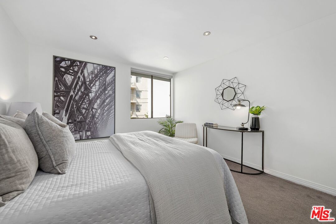 1215 N Olive Dr Unit: 306