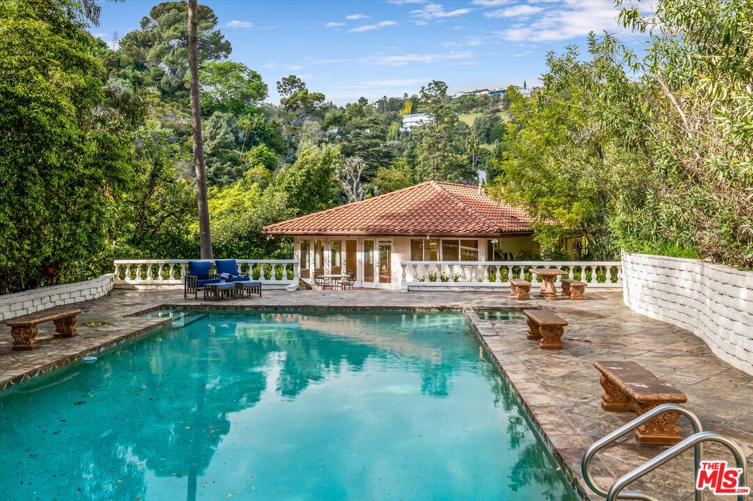 2332 Malaga Rd