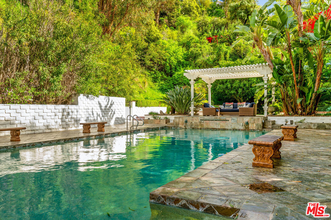 2332 Malaga Rd