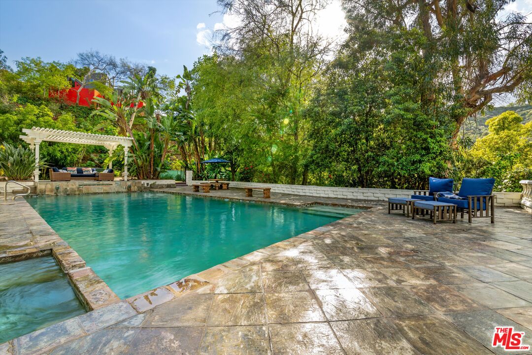 2332 Malaga Rd