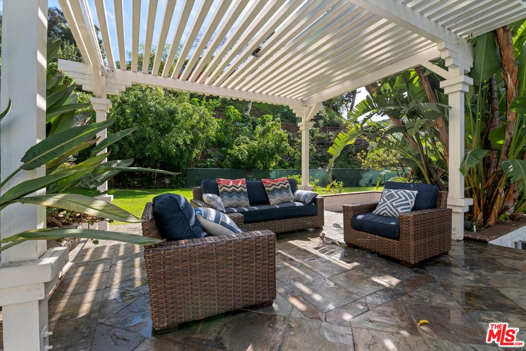 2332 Malaga Rd