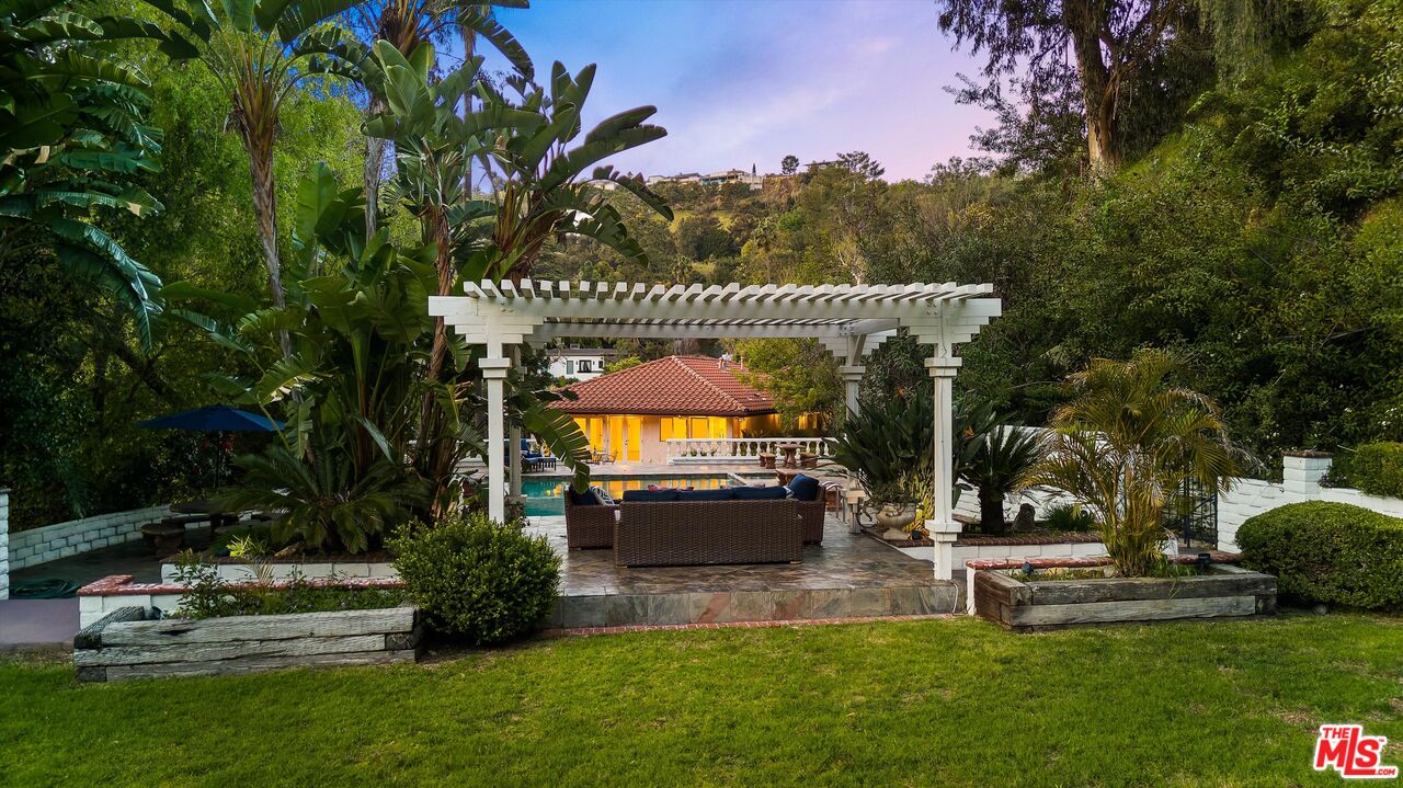 2332 Malaga Rd