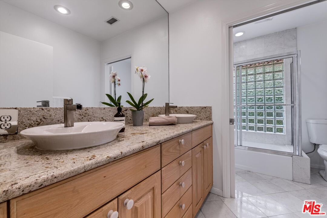 2332 Malaga Rd