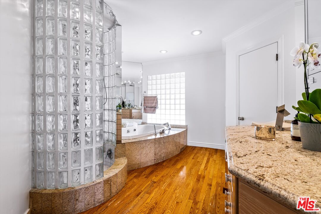 2332 Malaga Rd
