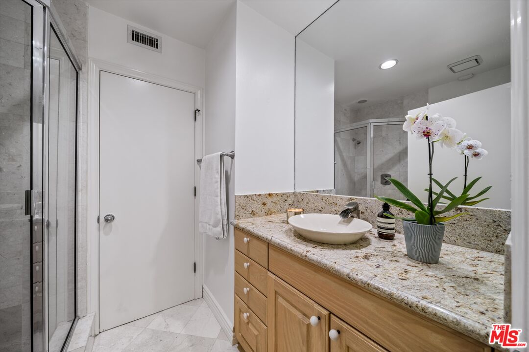 2332 Malaga Rd