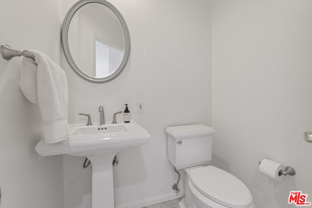 2332 Malaga Rd